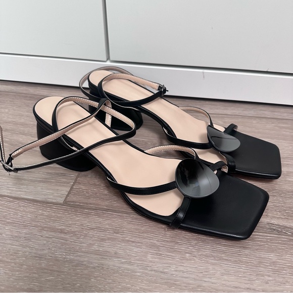 ONLY MAKER SQUARE TOE SANDAL WITH SCULPTURAL FRONT DETAIL & CHUNKY HEEL - Picture 8 of 9